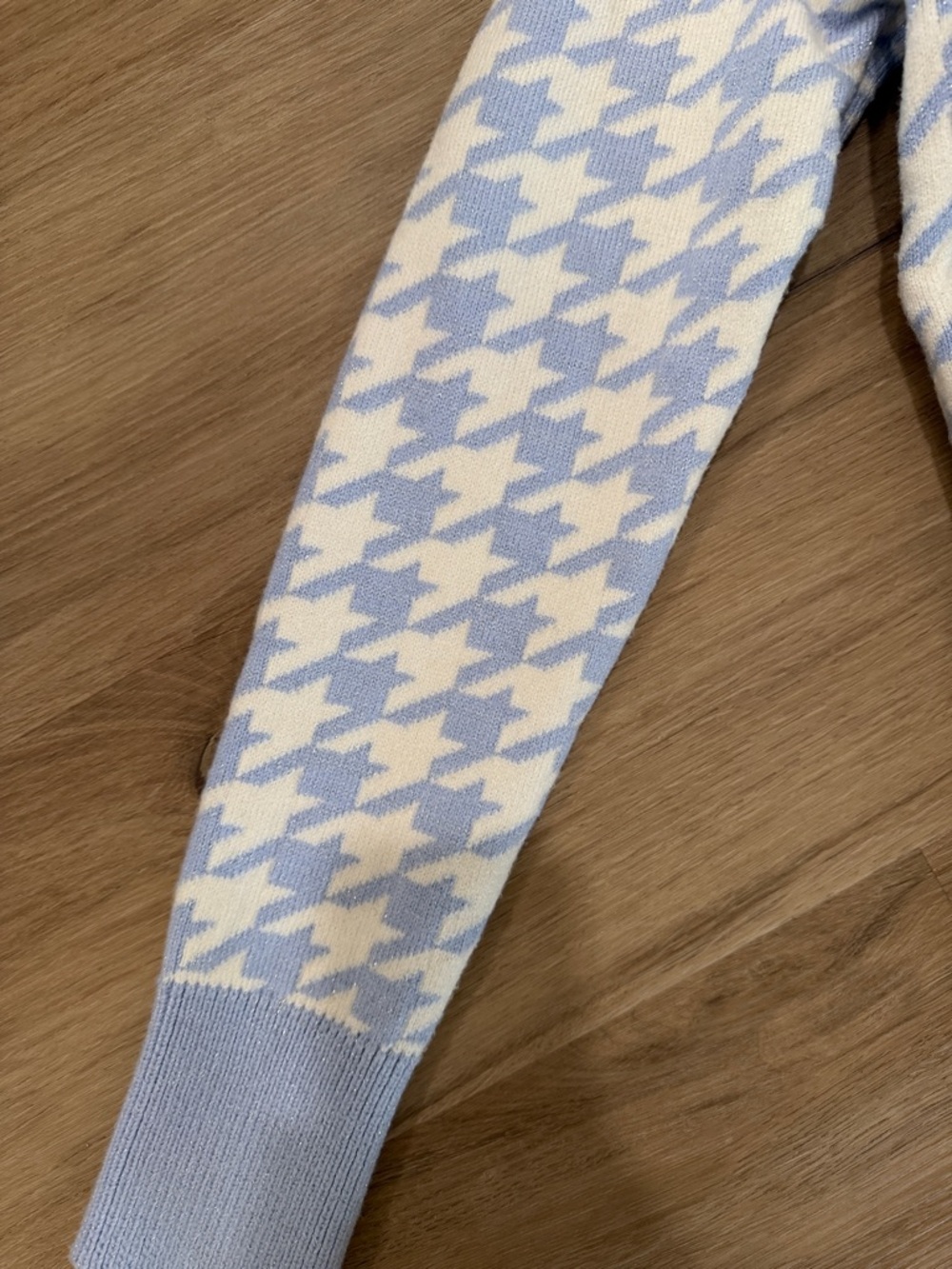 Express Blue and Cream Houndstooth Cardigan - Picture 4 of 9